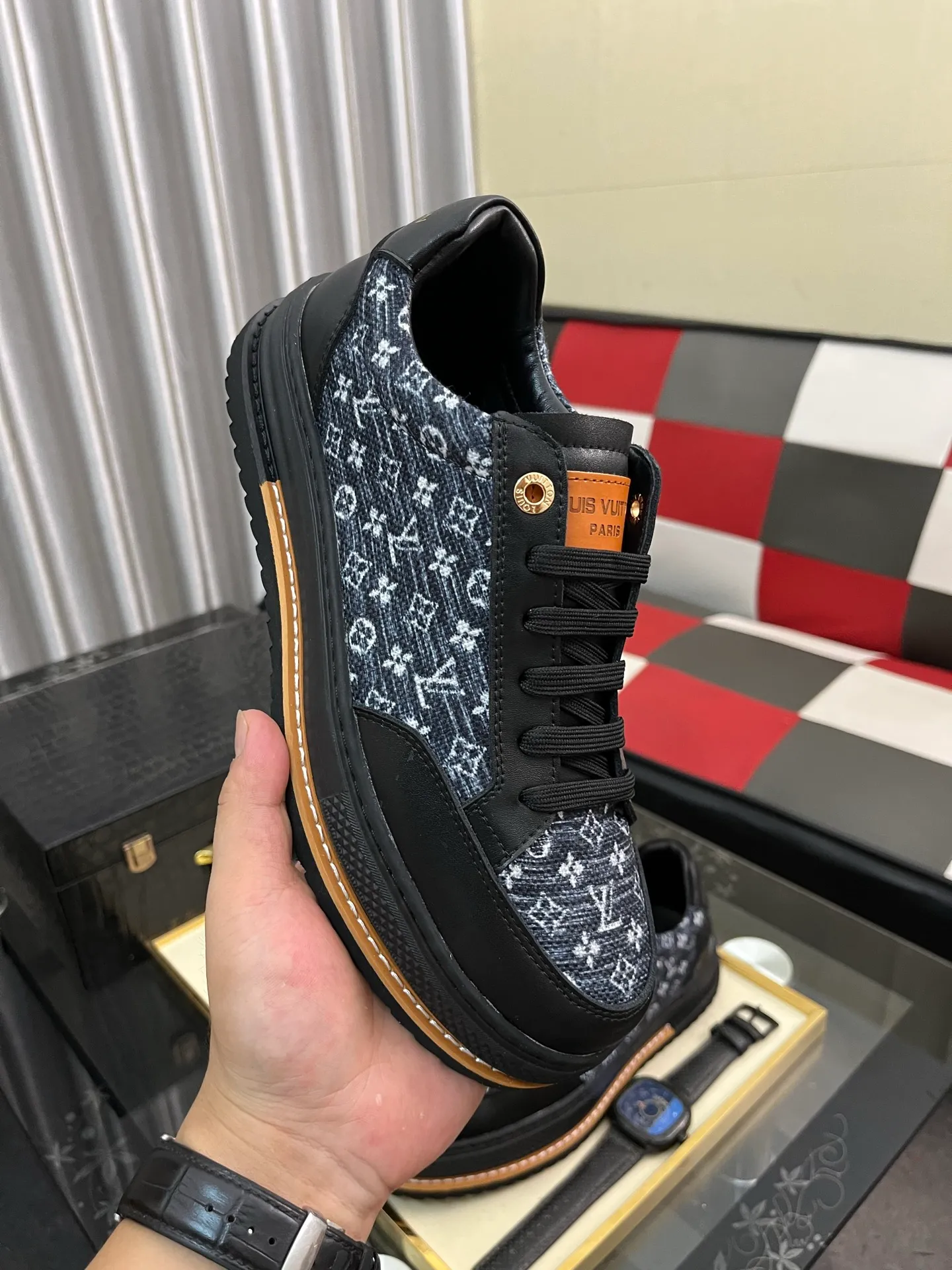 Men's Men's Shoes 💰420⌚️⌚️LV Louis Vuitton. The latest trendy casual shoes are popular in physical stores in sizes 38-44. New spring and summer comfortable imported custom original cowhide, unique jacquard fabric element design. Paired with sheepskin lining, Lv original base, [sun][sun] high-end packaging and high quality💪Details determine quality, you can enter and leave the counter at will, welcome to compare